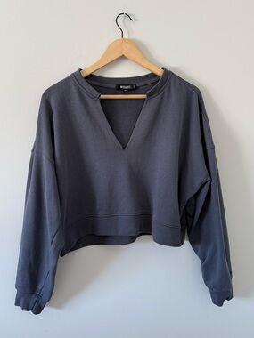 MISSGUIDED | Charcoal Cropped Sweatshirt (size 6)